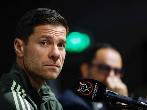 Xabi Alonso hablando en conferencia de prensa previo al duelo entre el Real Madrid ante el Atletico de Madrid.