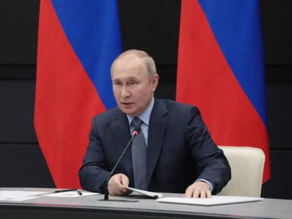 Rusia prevé retomar en noviembre las negociaciones de paz sobre Ucrania con mediación estadounidense, mientras Vladímir Putin se mostró dispuesto a reunirse con Donald Trump y Xi Jinping en China.