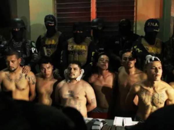 El paquete aprobado en tercer debate reforma artículos del Código Penal vinculados a extorsión, uso de uniformes policiales o militares, registro de clientes de telecomunicaciones y asociación terrorista.