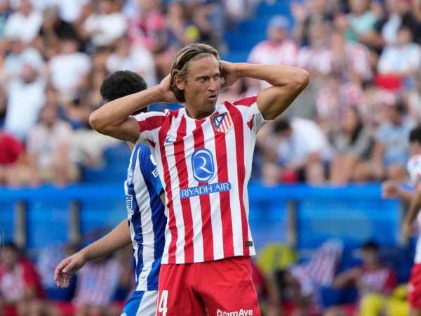 Marcos llorente lamentándose del empate del Atltico de Madrid.