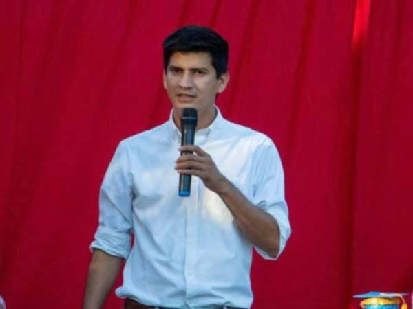 Deydin Mendoza, alcalde de Piraera, Lempira salió del municipio luego de su atentado.