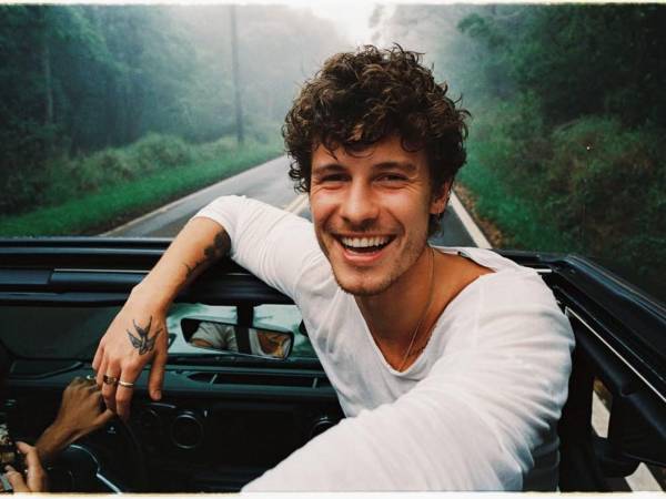 El inicio de 2026 estuvo marcado por un encuentro que captó la atención de la prensa internacional. El cantante canadiense Shawn Mendes y la actriz brasileña Bruna Marquezine fueron vistos celebrando juntos la llegada del nuevo año en São Miguel dos Milagres, un exclusivo destino turístico del estado de Alagoas, en el noreste de Brasil.