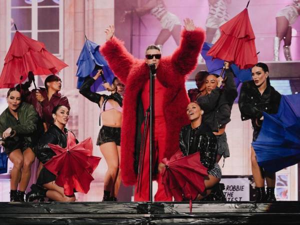 El músico Ray Hefferman vendió los derechos de Angels a Williams por 7.500 libras esterlinas