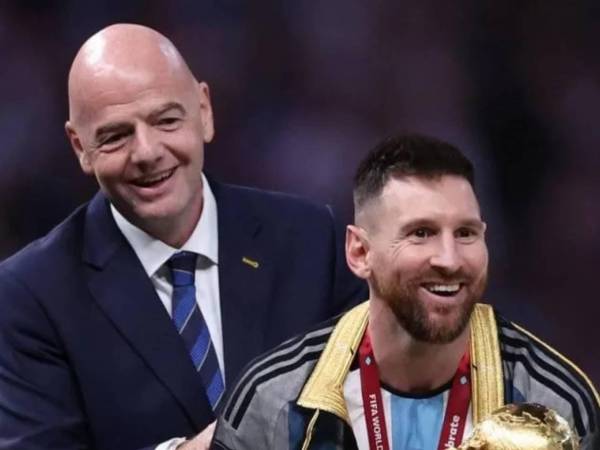 Infantino ha mantenido una estrecha relación con el astro argentino Lionel Messi.