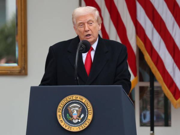 Donald Trump anuncia nuevas reglas para tramitar la residencia permanente en Estados Unidos.