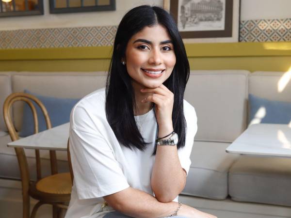 Katherine posó entusiasmada para el lente de LA PRENSA después de una amena entrevista.