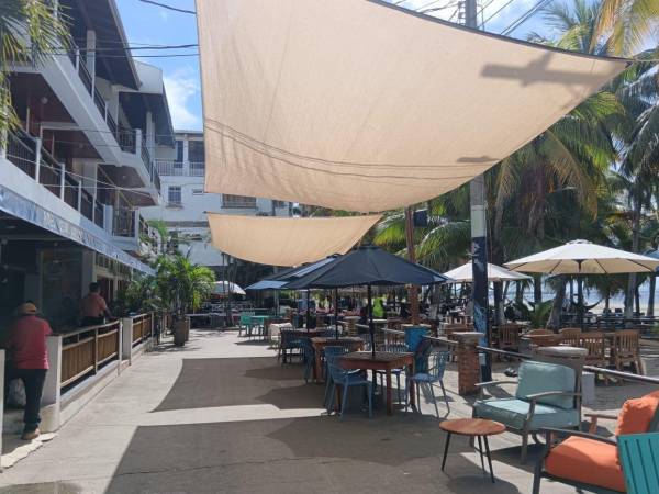 Establecimientos turísticos de Tela, litoral de Honduras, esperan la llegada de más extranjeros, entre ellos, británicos, una vez que el nuevo gobierno elimine las visas a países que son emisores de turistas.