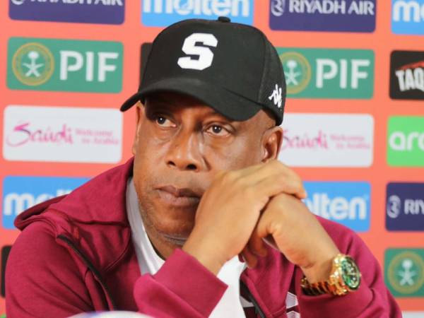 Hernán Medford en conferencia de prensa previo al juego ante Olimpia en Copa Centroamericana.