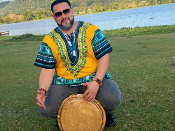 El cantautor Abraham Sáenz destaca que este proyecto ha sido realizado con profundo respeto y admiración hacia la cultura garífuna.