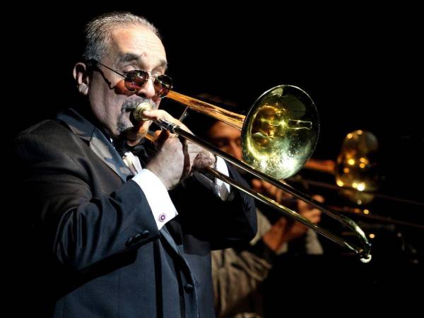 La muerte este sábado de Willie Colón ha estremecido al mundo de la música latina. Compañeros de generación, colegas y figuras emblemáticas de la salsa despidieron al trombonista, productor y compositor con mensajes cargados de dolor y admiración, resaltando su legado como uno de los arquitectos del sonido que definió a toda una época.