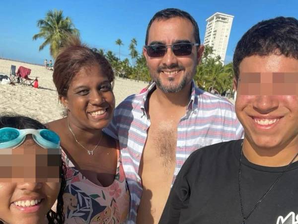 Fotos en vida de Isaura Limardo, quien acá aparece con su esposo y dos de sus dos hijos, es una de las 124 personas muertas en la disco Jet Set de República Dominicana.