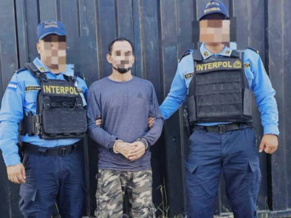 El operativo de captura se llevó a cabo en las instalaciones del Aeropuerto Internacional Ramón Villeda Morales.