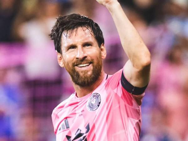 Lionel Messi celebrando su gol en el Inter Miami vs Cruz Azul.