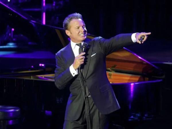 Luis Miguel ya se encuentra fuera de peligro. El reconocido cantante mexicano fue dado de alta del Hospital Mount Sinai de Manhattan, en Nueva York, luego de permanecer cerca de diez días bajo observación médica tras someterse a una intervención cardíaca que, según trascendió, era necesaria para preservar su salud.
