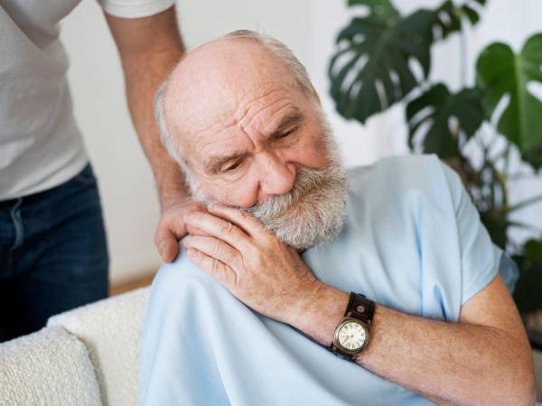 Las crisis epilépticas suelen durar entre unos segundos y pocos minutos. Si se prolongan durante más de cinco minutos, se consideran una urgencia médica y es necesario avisar a los servicios de emergencia.