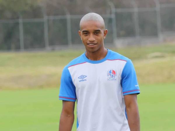 El chico Sáenz fue peloneado tras su debut con Olimpia en el clásico ante Marathón.