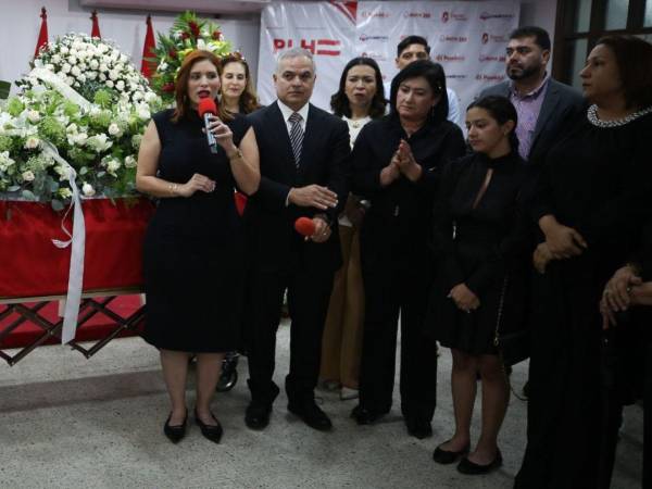 La vicepresidenta del Congreso, Erika Urtecho, resaltó la valentía y entrega de Miriam Barahona en medio de la adversidad.