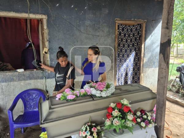 Esta mañana, el féretro fue trasladado hacia su última morada en el cementerio San Isidro de La Ceiba.