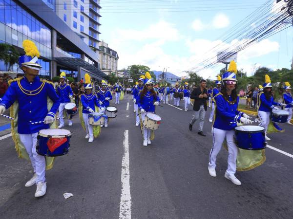 En el marco de las Fiestas Cívicas 2026, las bandas estudiantiles tendrán prohibido interpretar reguetón, música urbana, corridos y otros géneros comerciales; únicamente podrán ejecutar musica folclóricas, patrióticas y acordes con el carácter cívico de los desfiles.
