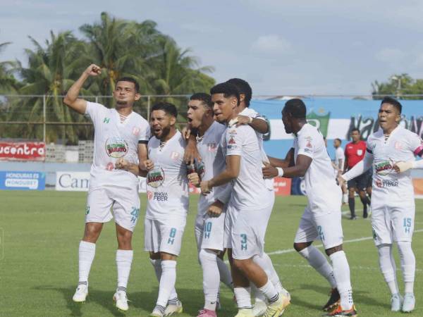 Erick Puerto celebrando su gol.