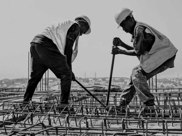 El salario mínimo es el pago mínimo legal que una empresa debe dar a un trabajador por jornada completa.