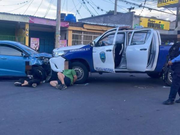 La patrulla se movilizó en los alrededores luego de recibir el reporte del intento de rapto para asesinato por parte de delincuentes.