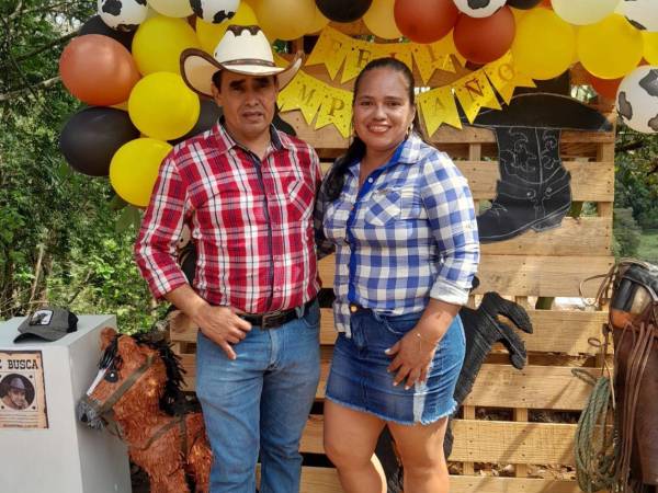 Una semana internada de Belkis Ramos en el área de emergencias del Hospital Escuela lo cambió todo en la familia Rodríguez Ramos. En la foto: Jaimen Rodríguez y Belkis Ramos.