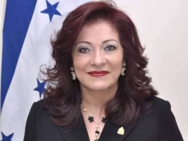 Carolina Echeverría Haylock fue parlamentaria entre 2006-2010. Nacida en el departamento de Gracias a Dios, oriente de Honduras.