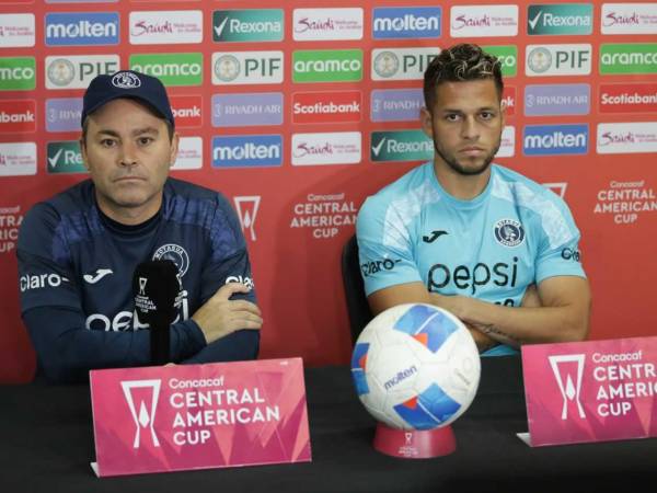 Javier López y Marcelo Santos atendieron a los medios de comunicación previo a enfrentar a Cartaginés en el repechaje a la Concacaf Champions Cup.