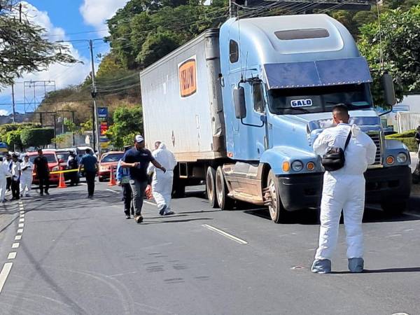 Las autoridades no han logrado identificar al fallecido, ya que no portaba documentos personales.