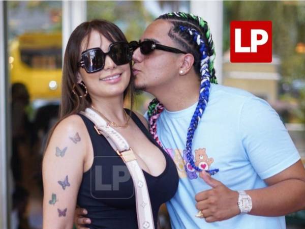 Elsa Oseguera y Davis Flow están casados por lo civil desde finales del 2022. Su relación siempre se manejó mediática, ambos compartían sus vidas, el nacimiento y crecimiento de su hija Summer y sus experiencias viviendo en los Estados Unidos.