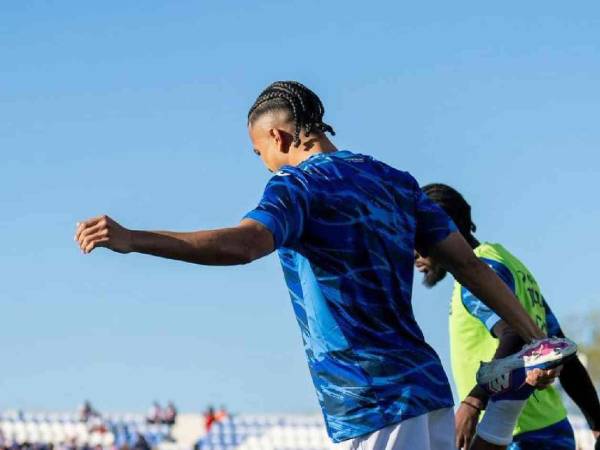 Honduras y Perú juegan este martes en el Estadio Municipal de Butarque en España.