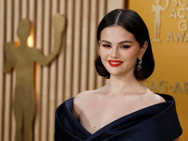 El pasado domingo 23 de febrero se llevó a cabo la a 31 edición de los premios del Sindicato de Actores de Hollywood (SAG Awards), en Los Ángeles (EE.UU.). En esta ocasión, estrellas como Selena Gómez, Ariana Grande, Demi Moore, Zoe Saldaña, entre otras, deslumbraron en la alfombra con su belleza, porte y elegancia. Con información de la revista ELLE.
