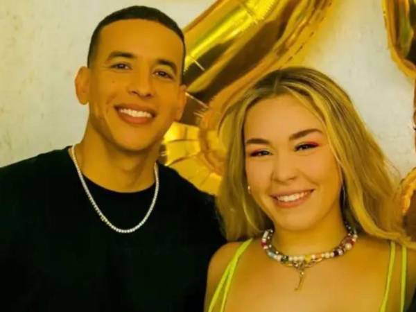 En medio de toda la polémica por su divorcio con Mireddys González, Daddy Yankee se encuentra en un momento de su vida profesional realizando nuevos proyectos musicales enfocados en el cristianismo. Sin embargo, su hija menor, Jessaelys, ha dado evidentes señales de rechazo hacia él, llegando al extremo de no invitarlo a su reciente boda celebrada en octubre pasado.