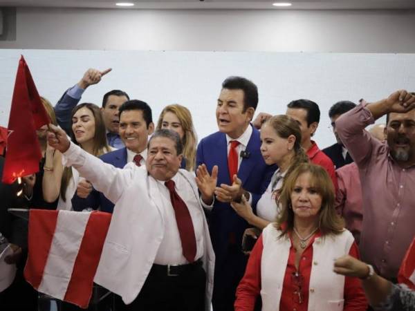 Exmiembros de Libre señalaron que el oficialismo favorece a personas cercanas a las altas cúpulas.