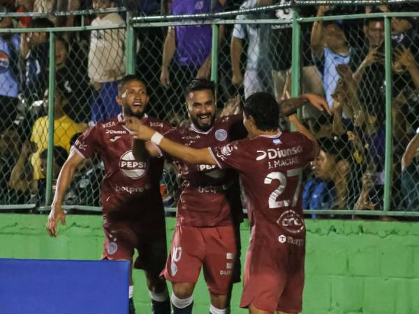 El argentino Rodrigo Gómez celebrando su gol marcado de penal en el duelo CD Choloma vs Motagua.