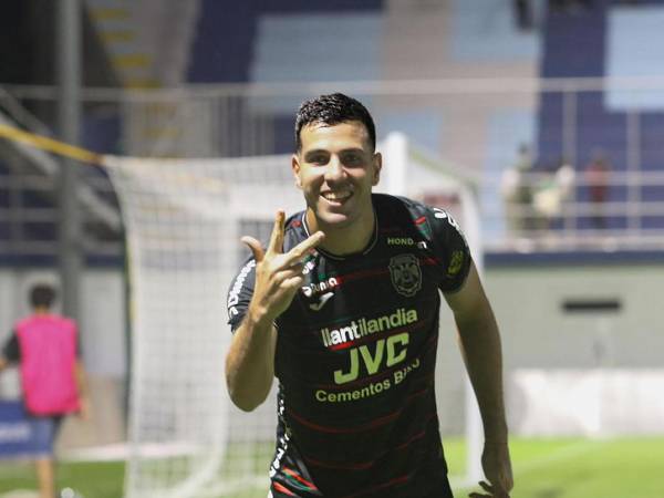 Nicolás Messiniti se despachó con un triplete para la victoria del Marathón contra el Juticalpa FC.