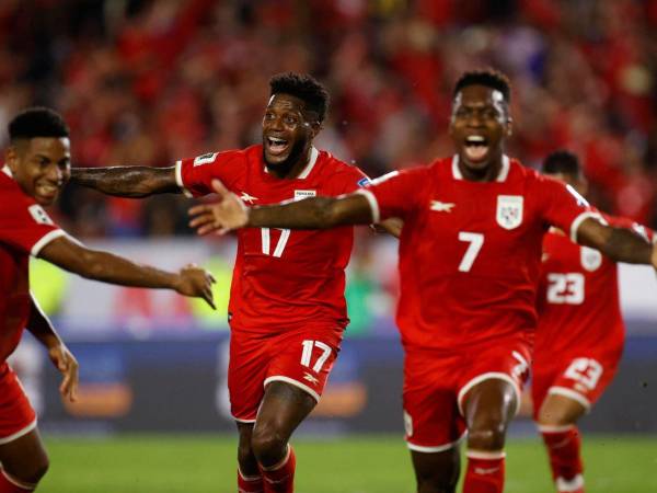 Jugadores de Panamá celebrando.