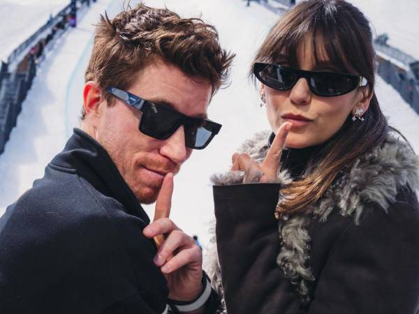 Shaun White y Nina Dobrev en una imagen de redes sociales.