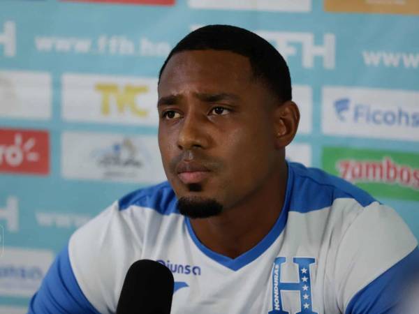 Luis Santamaría en conferencia de prensa.