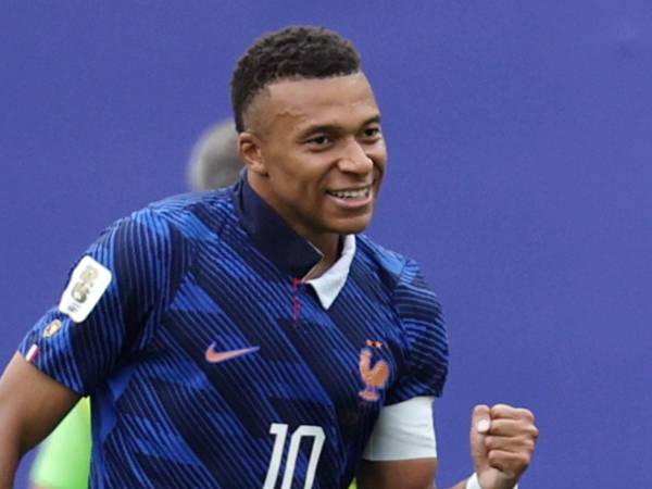 Kylian Mbappé sigue recortando distancias y amenaza seriamente con alcanzarlo en una de las estadísticas más prestigiosas del fútbol internacional.