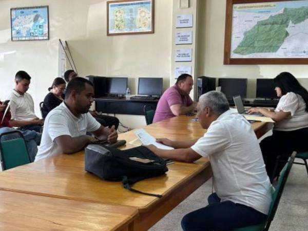 Alrededor de 40 candidatos acudieron a la cita en busca de una oportunidad laboral.
