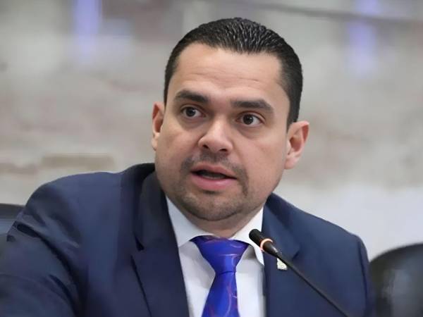 Zambrano explicó que durante los últimos años la población ha manifestado constantes quejas por la ausencia de placas.