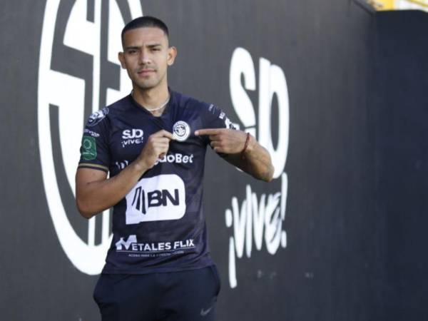 Alejandro Rubio lleva su segundo torneo en Sporting FC de Costa Rica. Hasta ahora ha tenido buen desempeño.