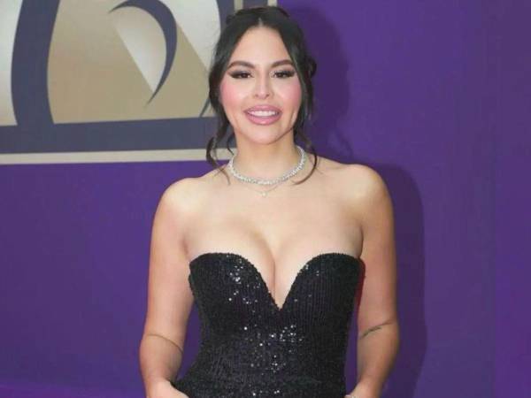 Ana Alvarado se ha consolidado como una de las creadoras digitales más influyentes de la farándula catracha.