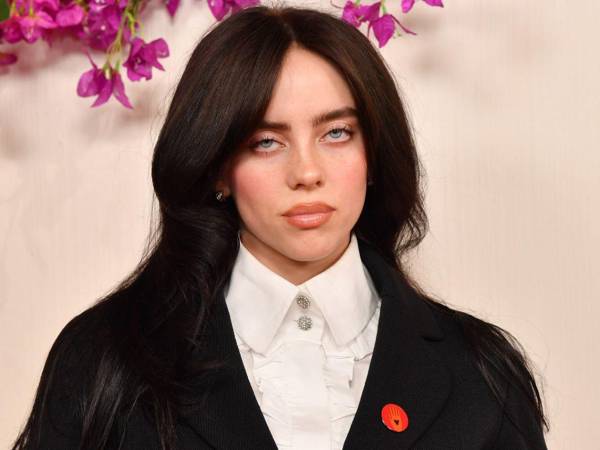 Billie Eilish Pirate Baird O'Connell, conocida simplemente como Billie Eilish, es una cantante, compositora y productora musical estadounidense de 23 años.