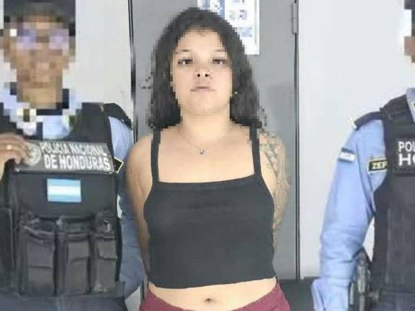 Alias “La Estrellita” de 21 años es detenida con supuesta cocaína en Comayagua.