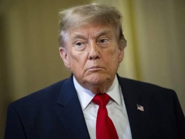 La aprobación del presidente de Estados Unidos, Donald Trump, cayó al 33 %, mientras que el 66 % de los estadounidenses desaprueba su gestión, según una nueva encuesta.
