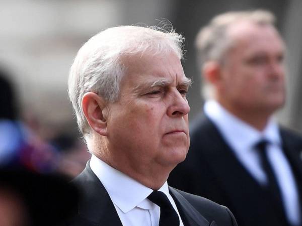 Entre los títulos que el príncipe Andrés renunciaría se encuentran el de duque de York, así como el de miembro de la Orden de la Jarretera.