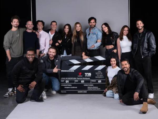 El elenco de <i>Sin senos</i> también cuenta con las actuaciones destacadas de Fabián Ríos, Francisco Bolívar, Estefanía Gómez, Sergio Herrera, Arturo Barba y Elizabeth Gutiérrez.